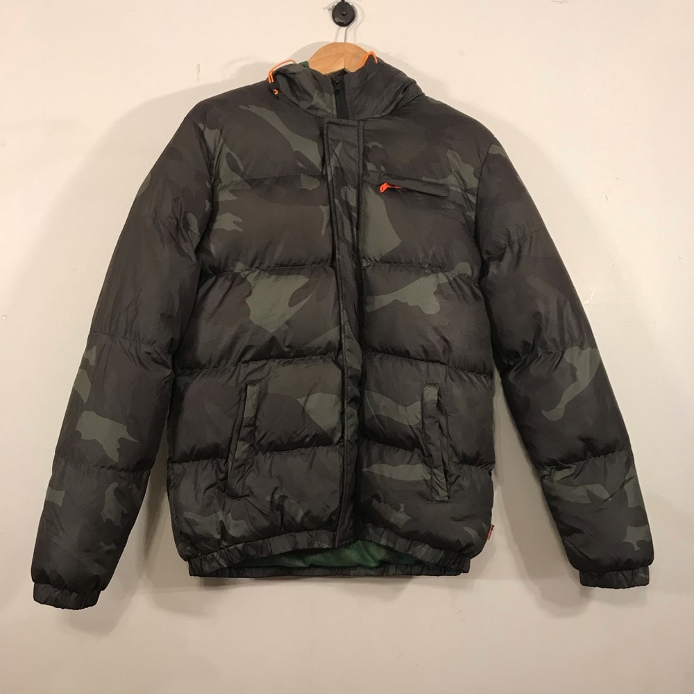 Camouflage winter coat Green and Black Puffer Jacket with Water-Resistant Finish - Picture 5 of 8